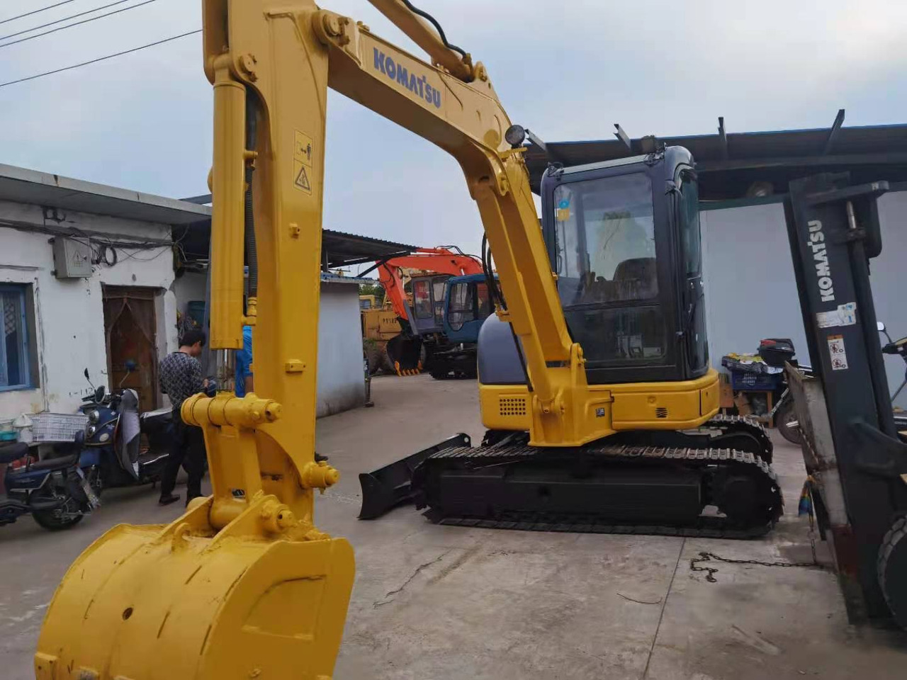 KOMATSU PC55 - Pelle sur chenille: photos 4 KOMATSU PC55 - Pelle sur chenille: photos 4