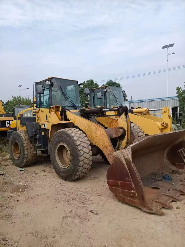 KOMATSU WA320-5 - Chargeuse sur pneus: photos 4 KOMATSU WA320-5 - Chargeuse sur pneus: photos 4