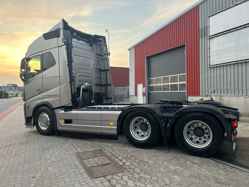 Volvo FH 16.650 FH16 6x4 - Tracteur routier: photos 3 Volvo FH 16.650 FH16 6x4 - Tracteur routier: photos 3