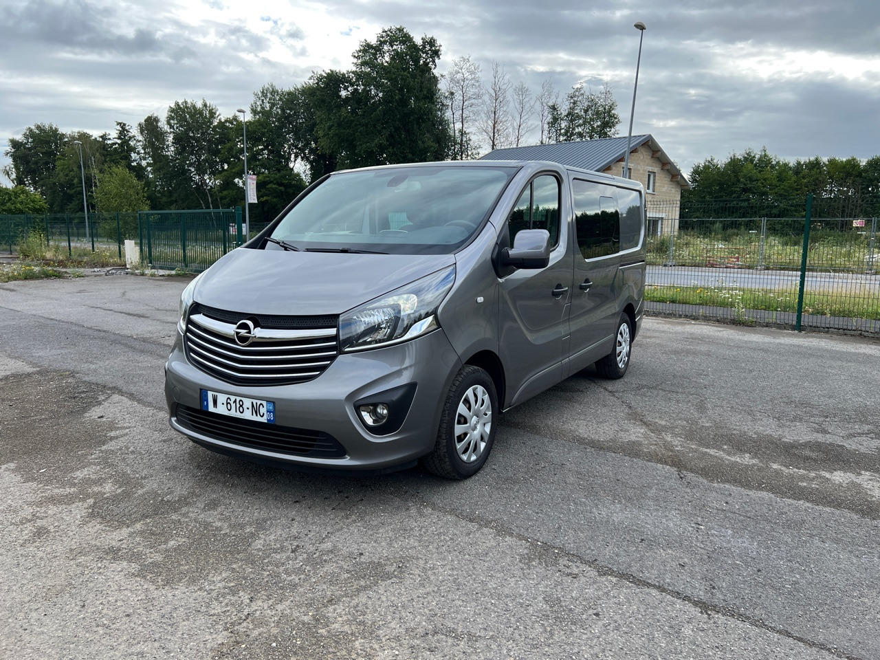 OPEL Vivaro 5 Places L1H1 Grand Confort 146ch 1.6 CDTI - Utilitaire double cabine: photos 1 OPEL Vivaro 5 Places L1H1 Grand Confort 146ch 1.6 CDTI - Utilitaire double cabine: photos 1