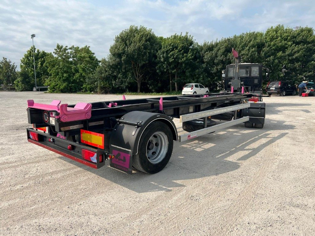 ATLAS RIMORCHIO ATLAS SCARRABILE - Remorque ampliroll/ Multibenne: photos 4 ATLAS RIMORCHIO ATLAS SCARRABILE - Remorque ampliroll/ Multibenne: photos 4