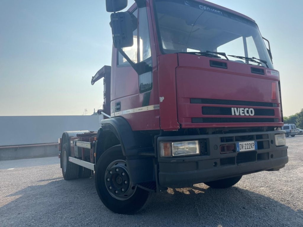 FIAT IVECO EUROCARGO 150E23 - Camion ampliroll: photos 2 FIAT IVECO EUROCARGO 150E23 - Camion ampliroll: photos 2