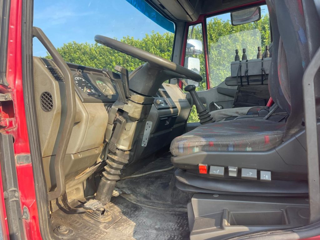 FIAT IVECO EUROCARGO 150E23 - Camion ampliroll: photos 3 FIAT IVECO EUROCARGO 150E23 - Camion ampliroll: photos 3