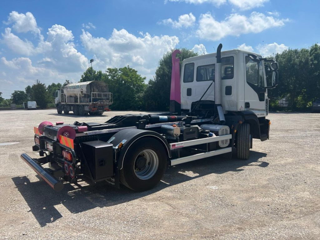 IVECO EUROCARGO 160E25 SCARRABILE - Camion ampliroll: photos 5 IVECO EUROCARGO 160E25 SCARRABILE - Camion ampliroll: photos 5