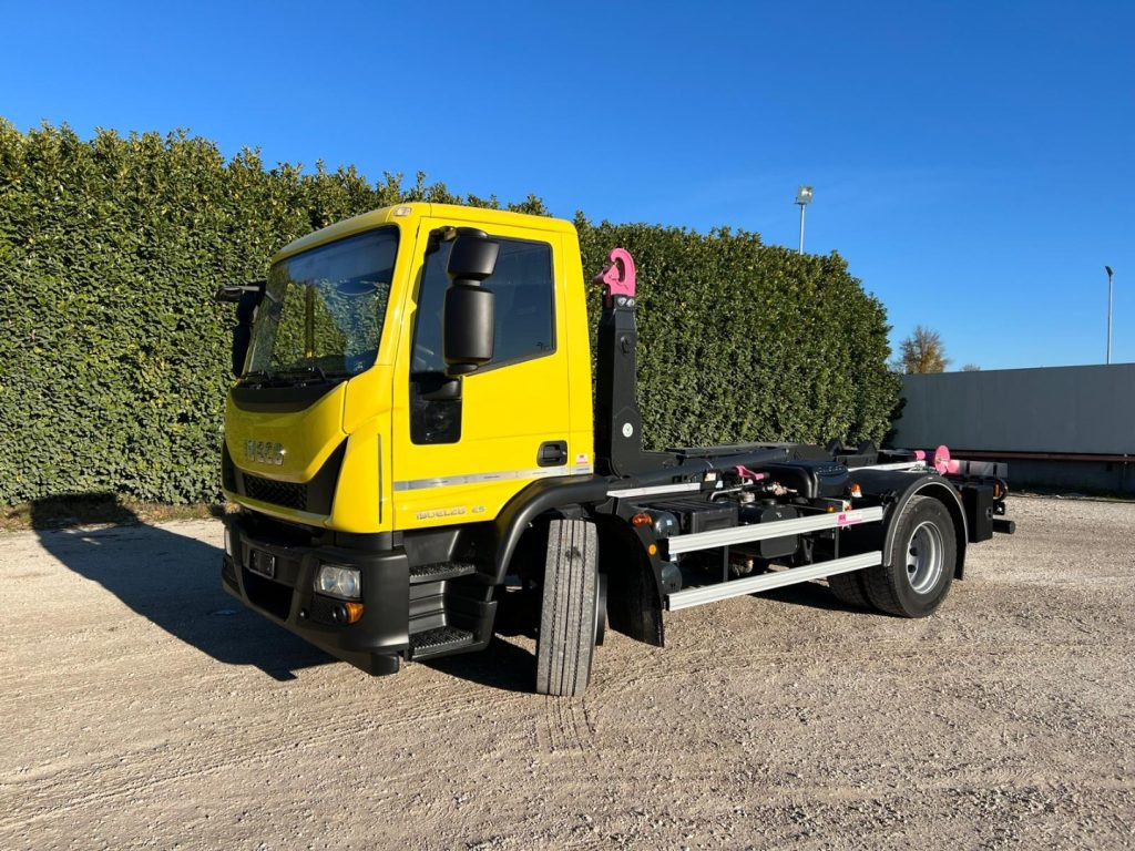 IVECO EUROCARGO 180EL28 SCARRABILE - Camion ampliroll: photos 1 IVECO EUROCARGO 180EL28 SCARRABILE - Camion ampliroll: photos 1
