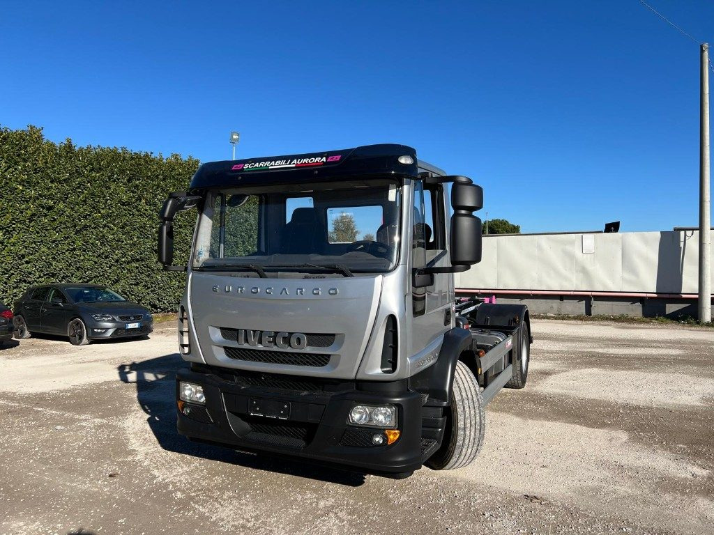 IVECO EUROCARGO 180EL28 SCARRABILE - Camion ampliroll: photos 2 IVECO EUROCARGO 180EL28 SCARRABILE - Camion ampliroll: photos 2