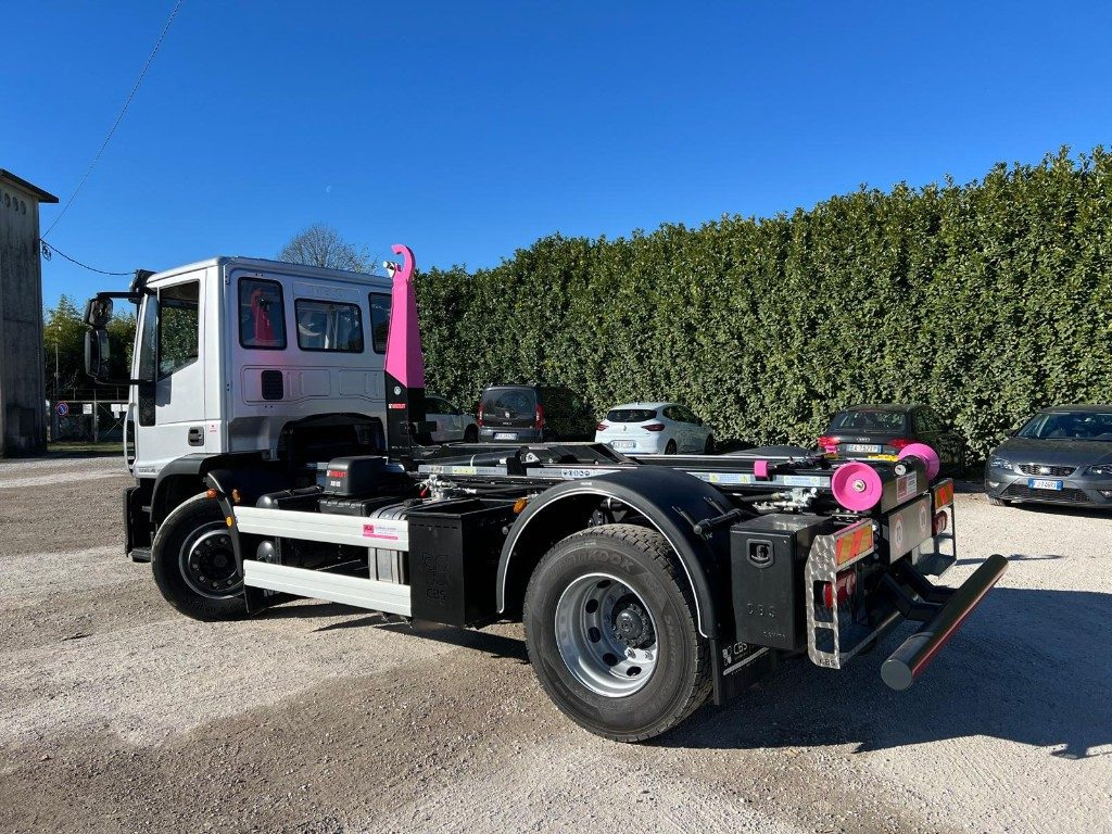 IVECO EUROCARGO 180EL28 SCARRABILE - Camion ampliroll: photos 4 IVECO EUROCARGO 180EL28 SCARRABILE - Camion ampliroll: photos 4