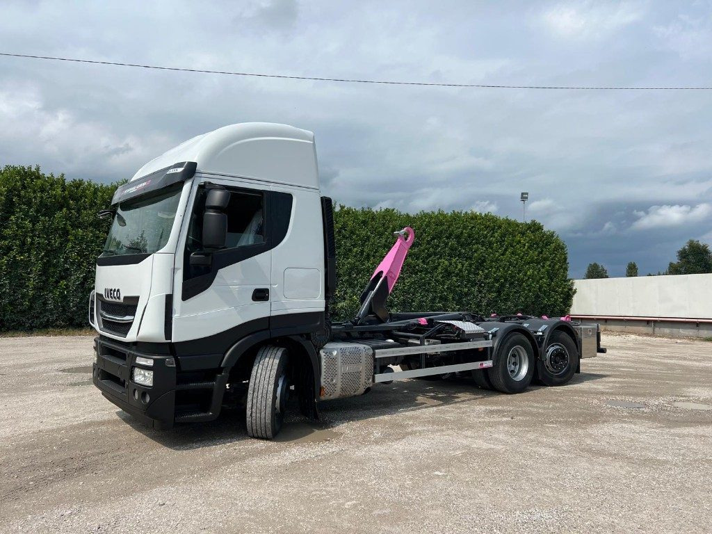 IVECO STRALIS 510 SCARRABILE - Camion ampliroll: photos 2 IVECO STRALIS 510 SCARRABILE - Camion ampliroll: photos 2