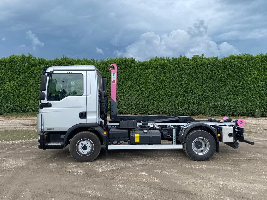 MAN TGM 12.220 - Camion ampliroll: photos 2 MAN TGM 12.220 - Camion ampliroll: photos 2