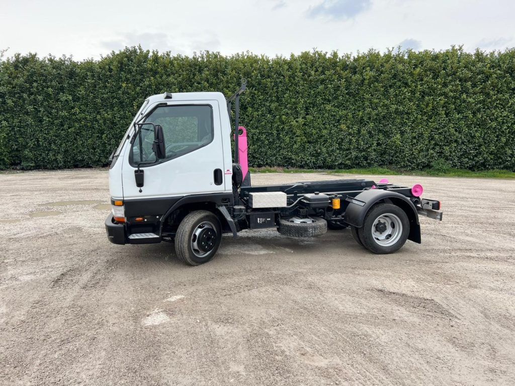 MITSUBISHI CANTER 3.0 SCARRABILE - Camion ampliroll: photos 3 MITSUBISHI CANTER 3.0 SCARRABILE - Camion ampliroll: photos 3