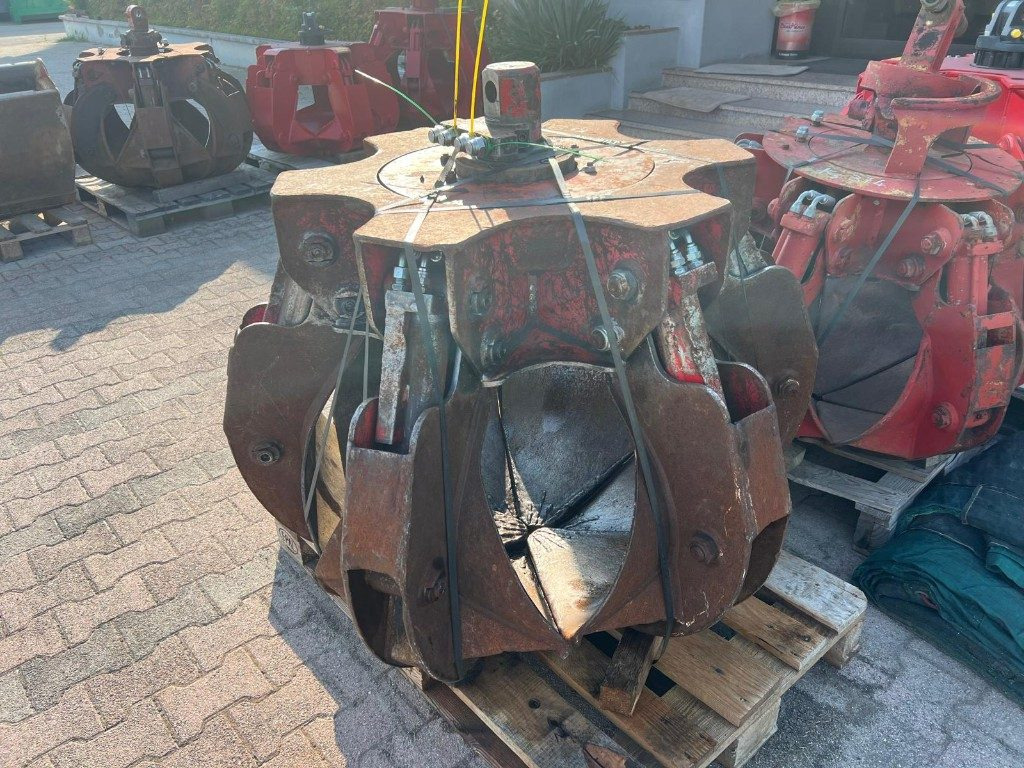 POLIPO USATO ROZZI A 6 PALE CON ROTORE - Grappin: photos 1 POLIPO USATO ROZZI A 6 PALE CON ROTORE - Grappin: photos 1