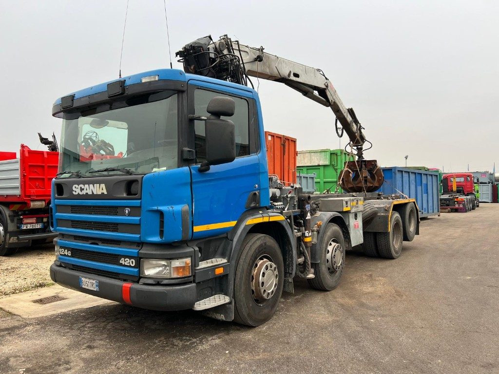 SCANIA 124GB 420 SCARRABILE CON GRU - Camion ampliroll: photos 1 SCANIA 124GB 420 SCARRABILE CON GRU - Camion ampliroll: photos 1