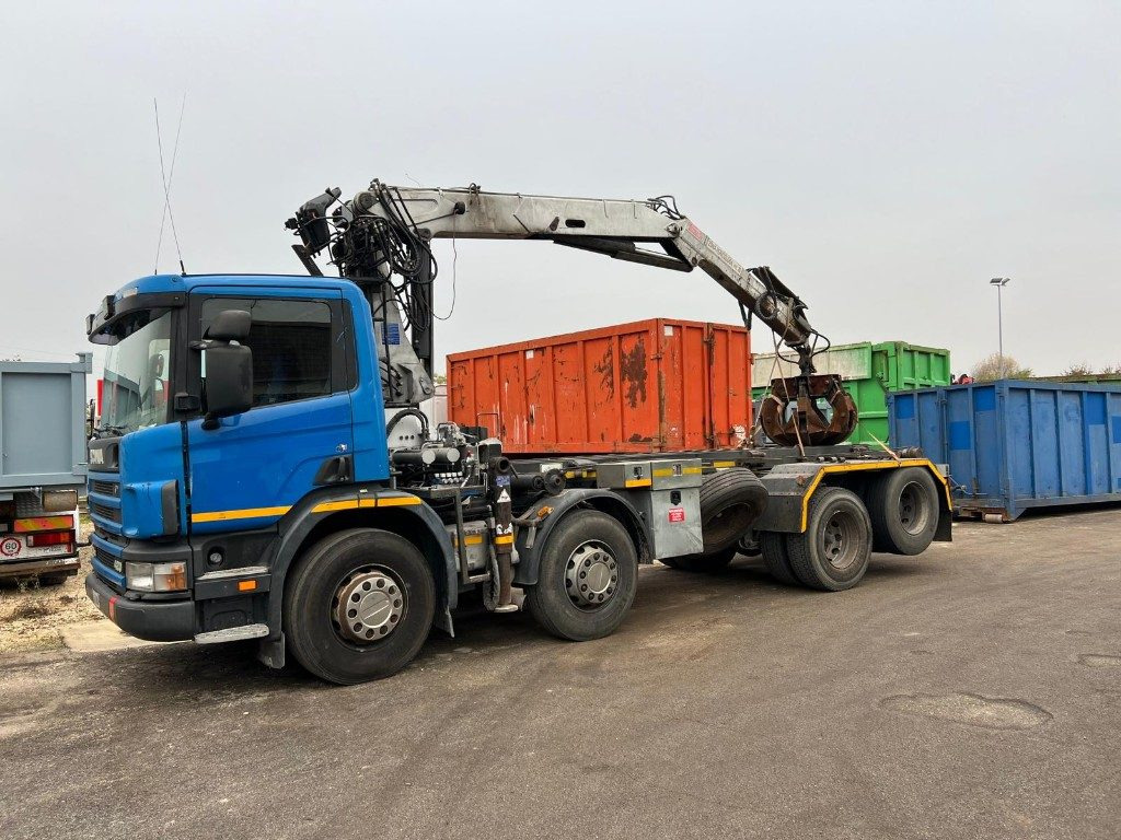 SCANIA 124GB 420 SCARRABILE CON GRU - Camion ampliroll: photos 2 SCANIA 124GB 420 SCARRABILE CON GRU - Camion ampliroll: photos 2
