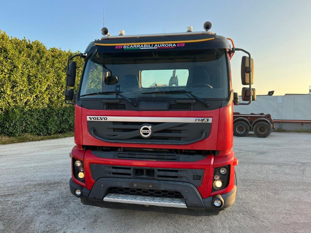 VOLVO FMX460 SCARRABILE 8X4 - Camion ampliroll: photos 3 VOLVO FMX460 SCARRABILE 8X4 - Camion ampliroll: photos 3
