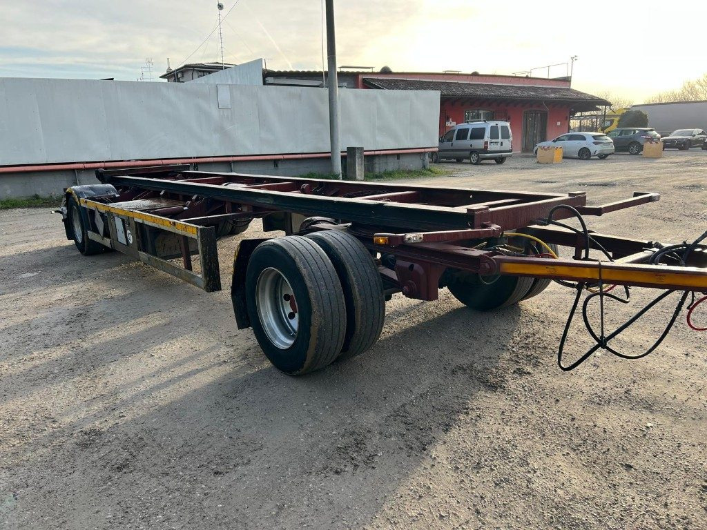 ZORZI RIMORCHIO ZORZI 20 R073 SCARRABILE PNEUMATICO - Remorque ampliroll/ Multibenne: photos 3 ZORZI RIMORCHIO ZORZI 20 R073 SCARRABILE PNEUMATICO - Remorque ampliroll/ Multibenne: photos 3