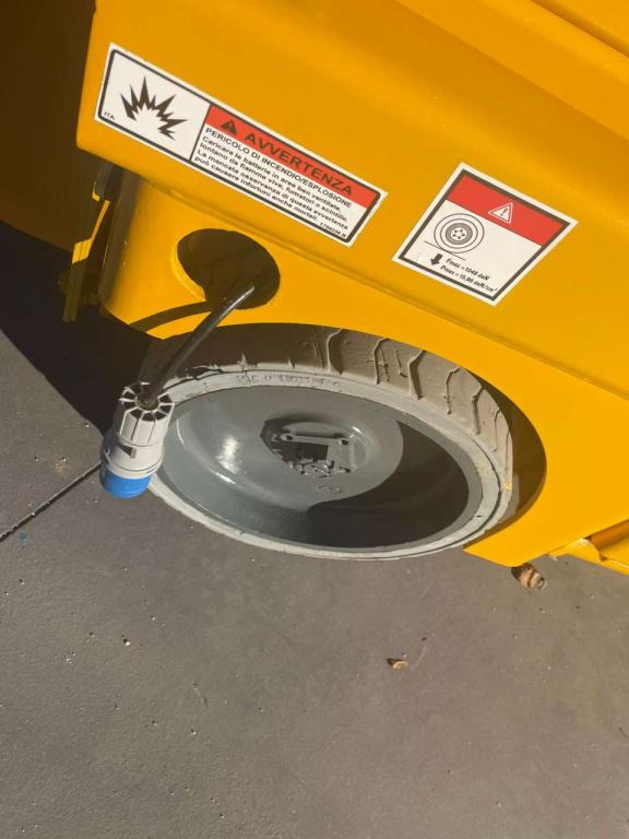 Haulotte COMPACT 10N - Nacelle ciseaux: photos 4 Haulotte COMPACT 10N - Nacelle ciseaux: photos 4