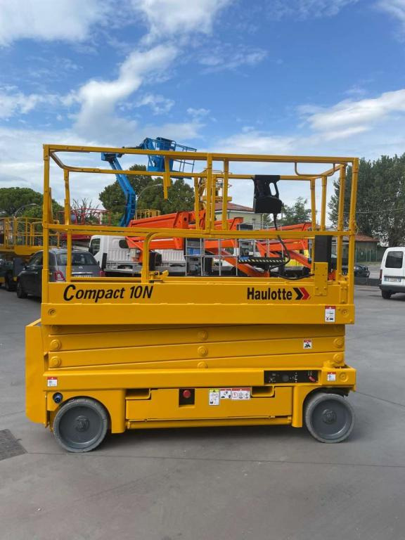 Haulotte COMPACT 10N - Nacelle ciseaux: photos 2 Haulotte COMPACT 10N - Nacelle ciseaux: photos 2