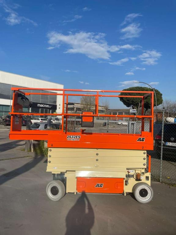 JLG 2632ES - Nacelle ciseaux: photos 2 JLG 2632ES - Nacelle ciseaux: photos 2