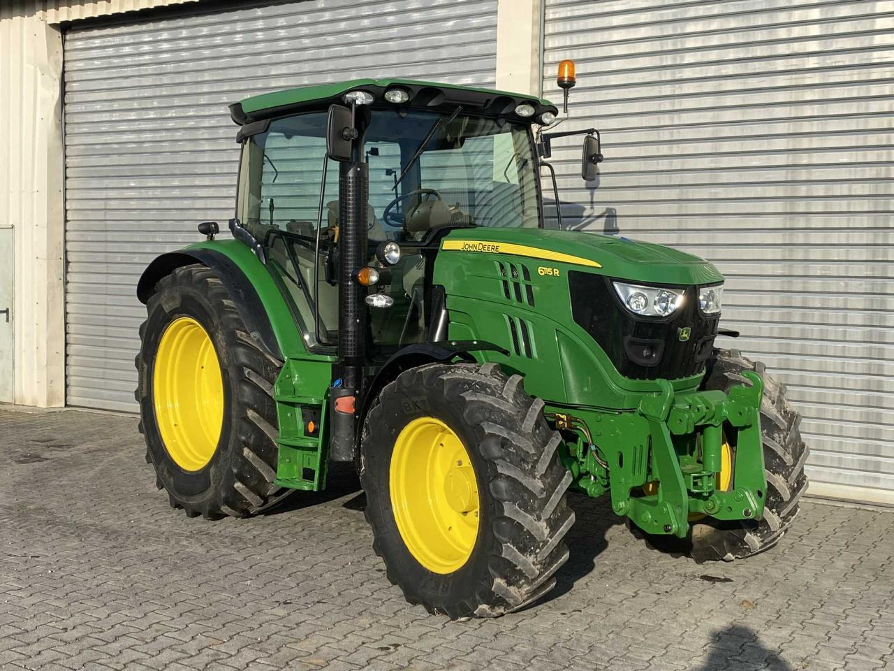John Deere 6115R - Tracteur agricole: photos 3 John Deere 6115R - Tracteur agricole: photos 3