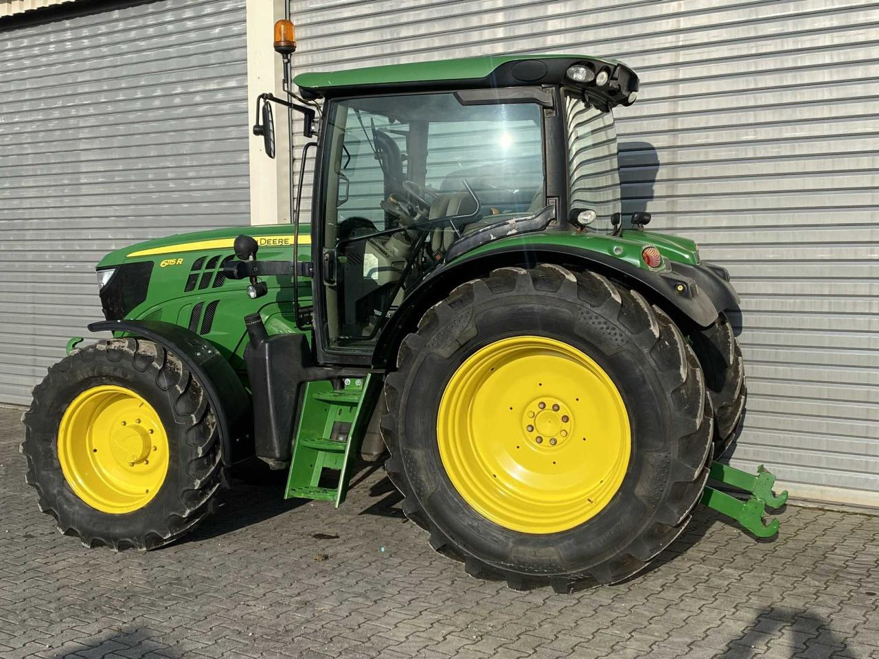 John Deere 6115R - Tracteur agricole: photos 4 John Deere 6115R - Tracteur agricole: photos 4
