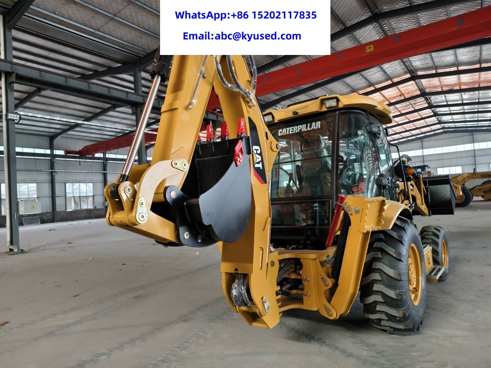 CATERPILLAR 420F2 - Tractopelle: photos 3 CATERPILLAR 420F2 - Tractopelle: photos 3