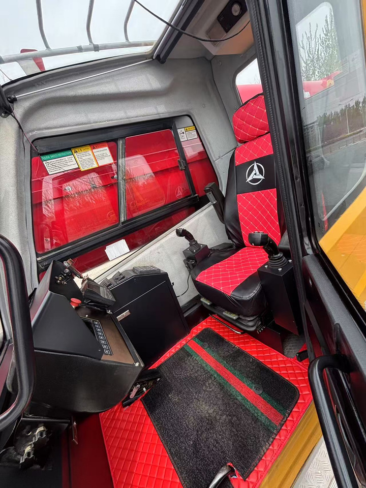 Grue mobile SANY STC800T6 STC80T6 STC800T5 STC80T5 STC500 50ton 80ton truck crane: photos 6 Grue mobile SANY STC800T6 STC80T6 STC800T5 STC80T5 STC500 50ton 80ton truck crane: photos 6