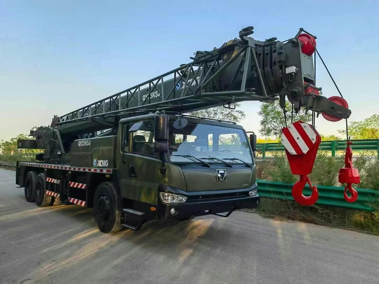 XCMG QY25K5-1 25 ton truck crane - Grue mobile: photos 2 XCMG QY25K5-1 25 ton truck crane - Grue mobile: photos 2
