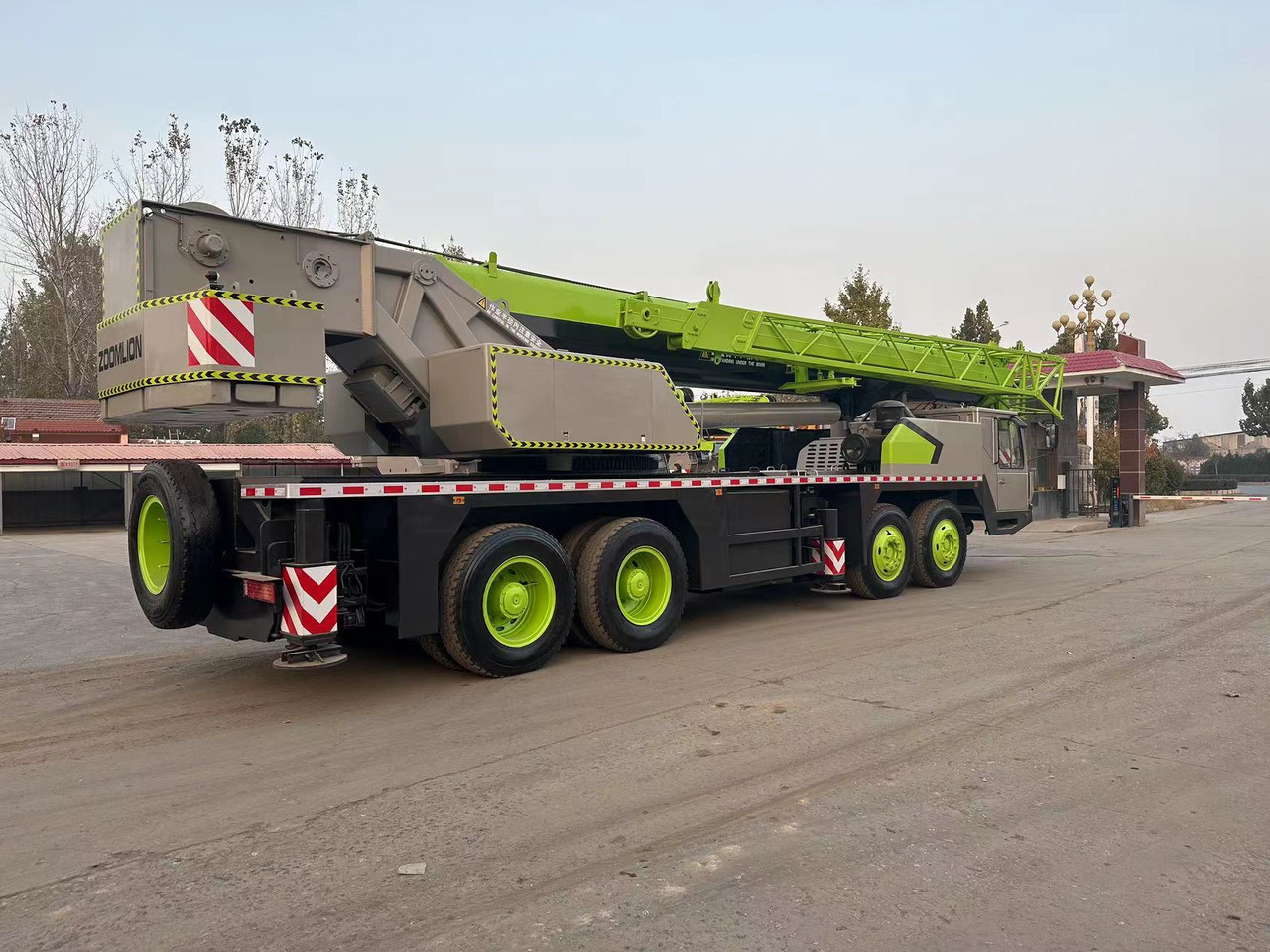 ZOOMLION QY70V ZTC700V 70 ton 50 ton 60 ton 80 ton 90 ton 100 ton truck crane - Grue mobile: photos 4 ZOOMLION QY70V ZTC700V 70 ton 50 ton 60 ton 80 ton 90 ton 100 ton truck crane - Grue mobile: photos 4