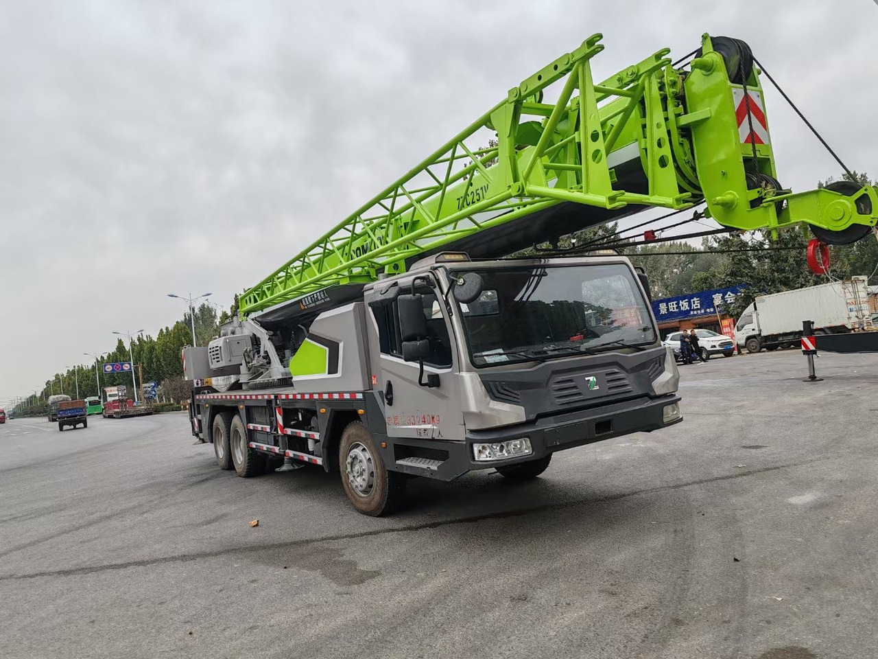 ZOOMLION ZTC251V 25 TON TRUCK CRANE - Grue mobile: photos 2 ZOOMLION ZTC251V 25 TON TRUCK CRANE - Grue mobile: photos 2