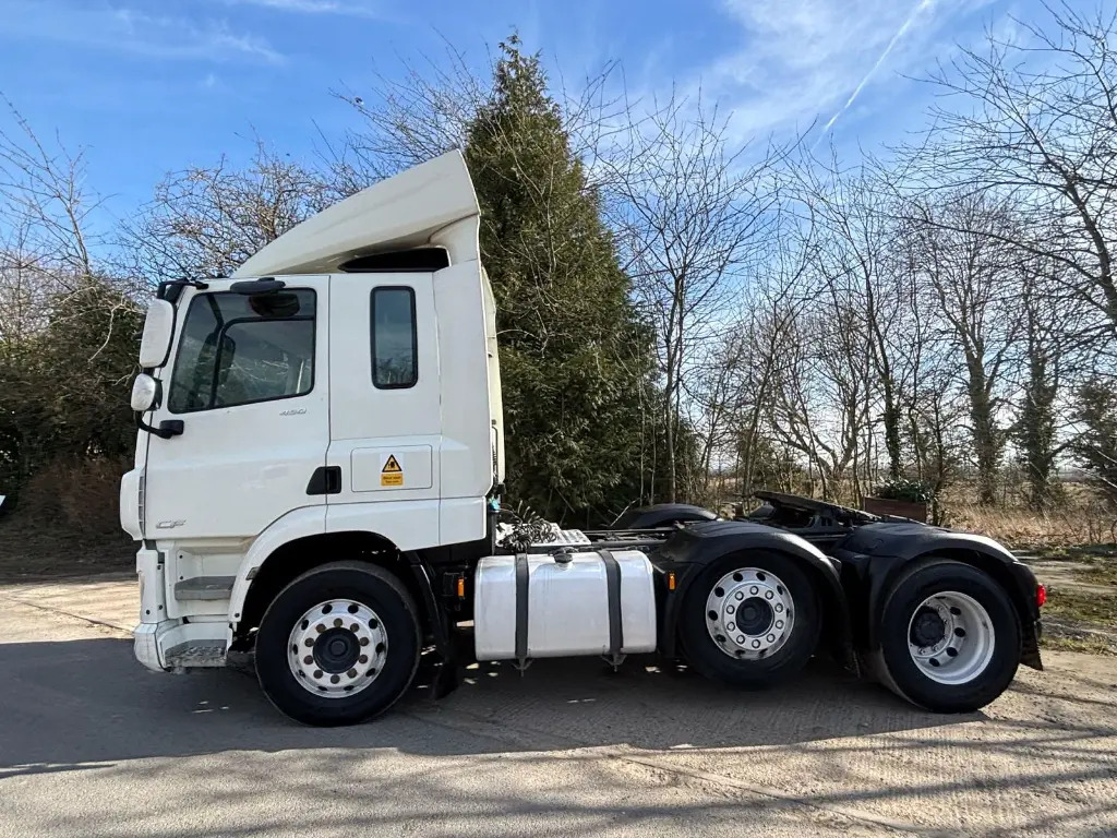 DAF CF (LYP) - Tracteur routier: photos 3 DAF CF (LYP) - Tracteur routier: photos 3