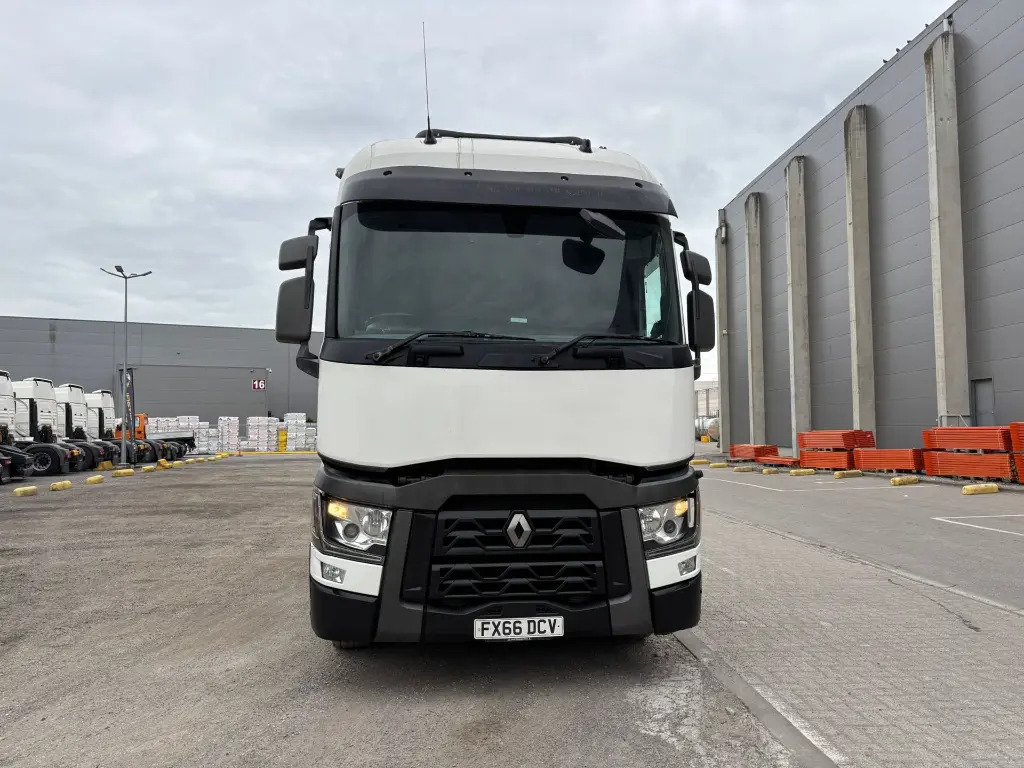 Renault T 460 (DCV) - Tracteur routier: photos 2 Renault T 460 (DCV) - Tracteur routier: photos 2