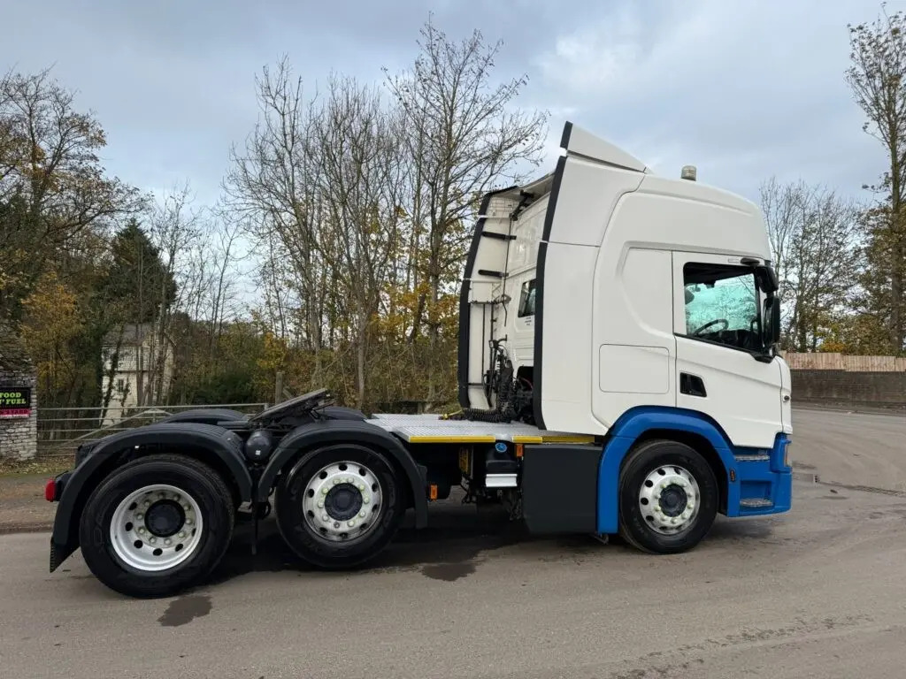 Tracteur routier Scania P 450: photos 7