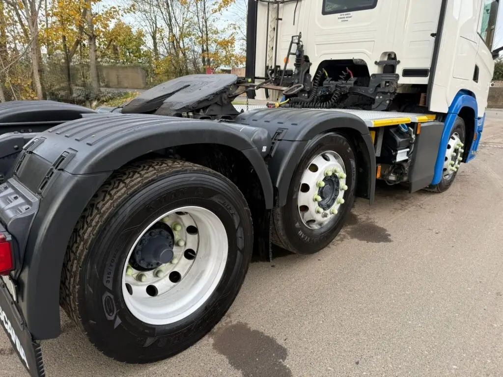 Tracteur routier Scania P 450: photos 11