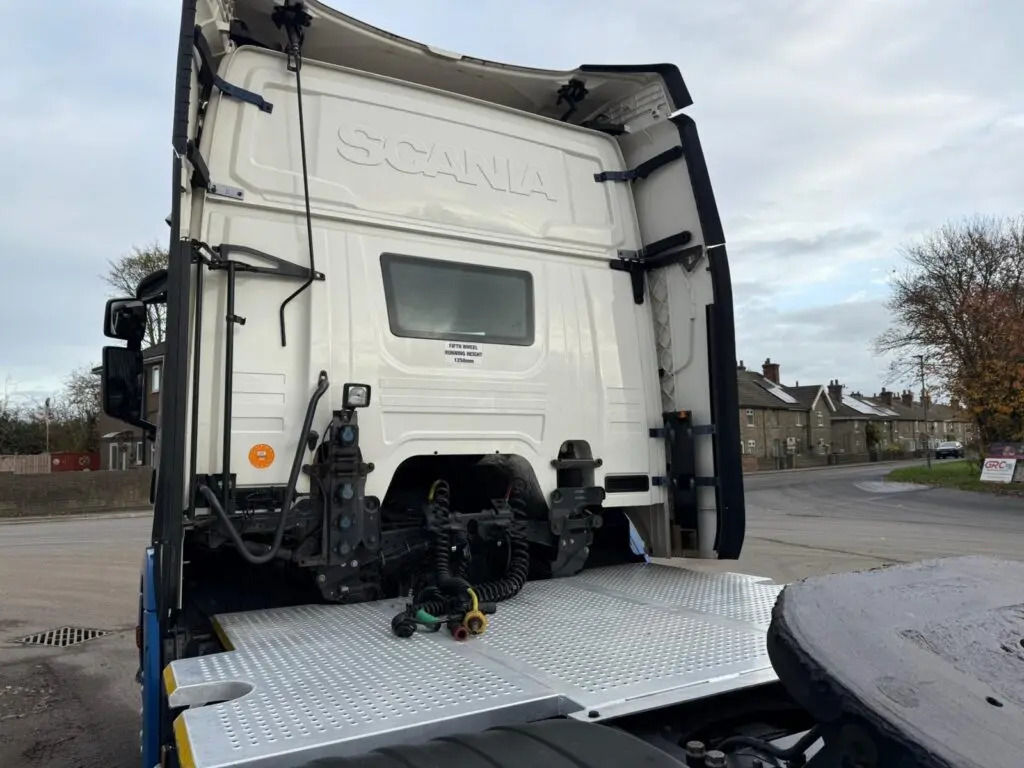 Tracteur routier Scania P 450: photos 12