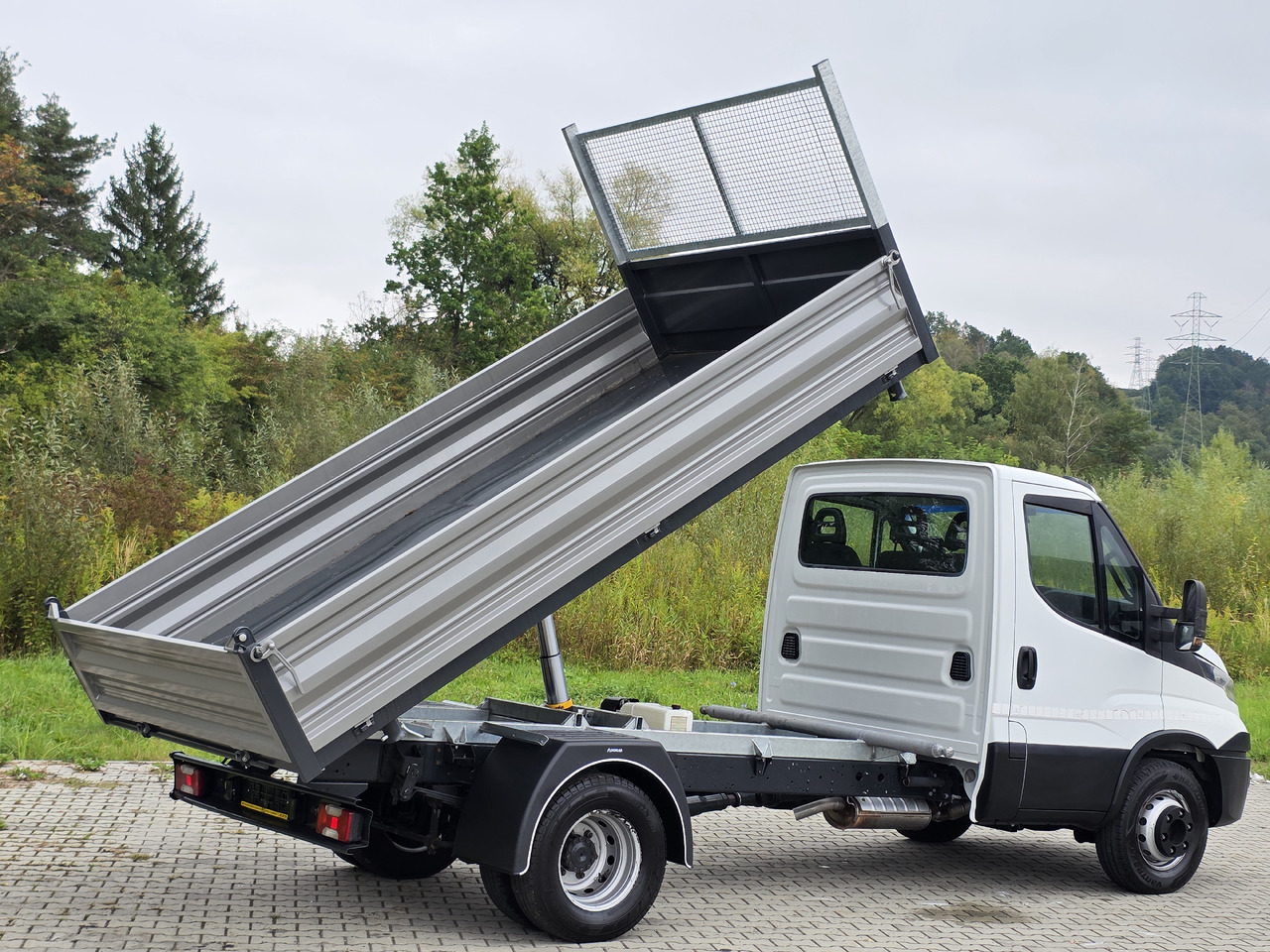 IVECO Daily 70c-17 Wywrotka 3.80 M ! Kiper 3-Stronny ! Klima ! 3.0 HPI * 170 Hp ! Super Stan ! Z Włoch ! - Utilitaire benne: photos 5 IVECO Daily 70c-17 Wywrotka 3.80 M ! Kiper 3-Stronny ! Klima ! 3.0 HPI * 170 Hp ! Super Stan ! Z Włoch ! - Utilitaire benne: photos 5