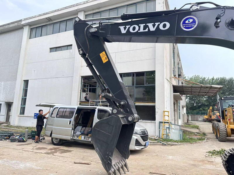 Volvo EC210DL - Pelle sur chenille: photos 3 Volvo EC210DL - Pelle sur chenille: photos 3