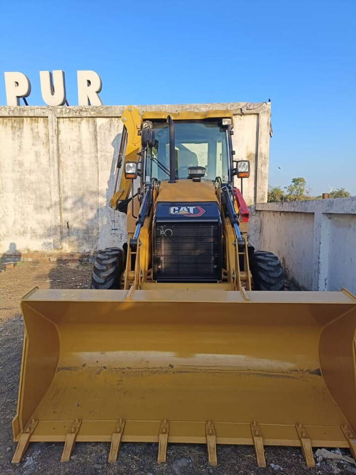 New Caterpillar 424 backhoe loader - Tractopelle: photos 1 New Caterpillar 424 backhoe loader - Tractopelle: photos 1