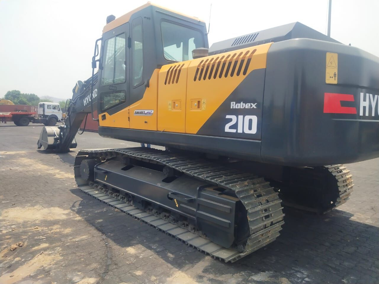 New Hyundai R210 tracked excavator - Pelle sur chenille: photos 3 New Hyundai R210 tracked excavator - Pelle sur chenille: photos 3