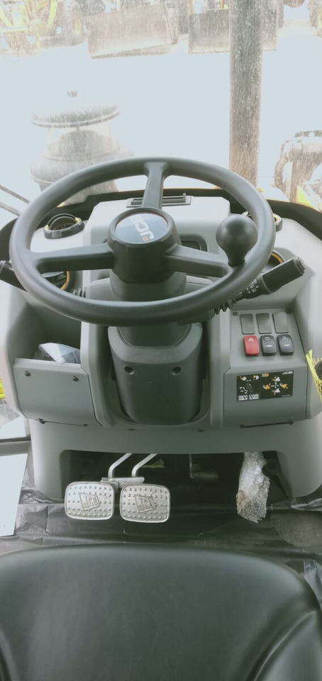 New JCB 3CX backhoe loader - Tractopelle: photos 4 New JCB 3CX backhoe loader - Tractopelle: photos 4