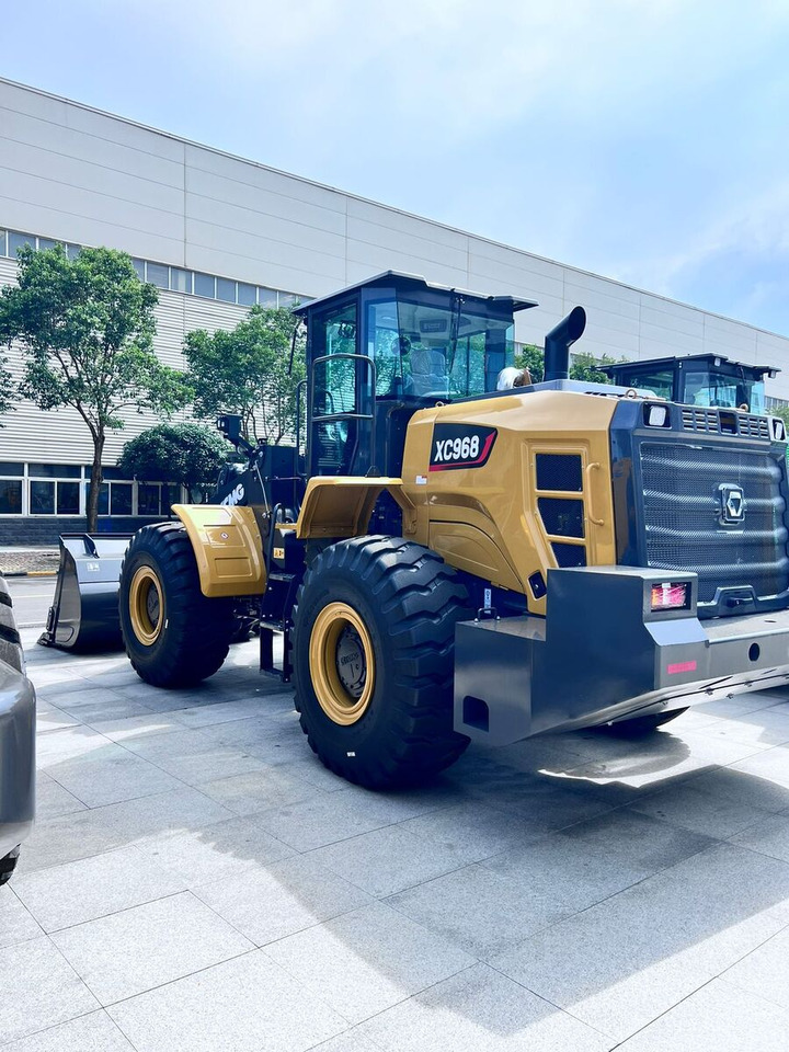 New XCMG XC968 wheel loader - Chargeuse sur pneus: photos 4 New XCMG XC968 wheel loader - Chargeuse sur pneus: photos 4