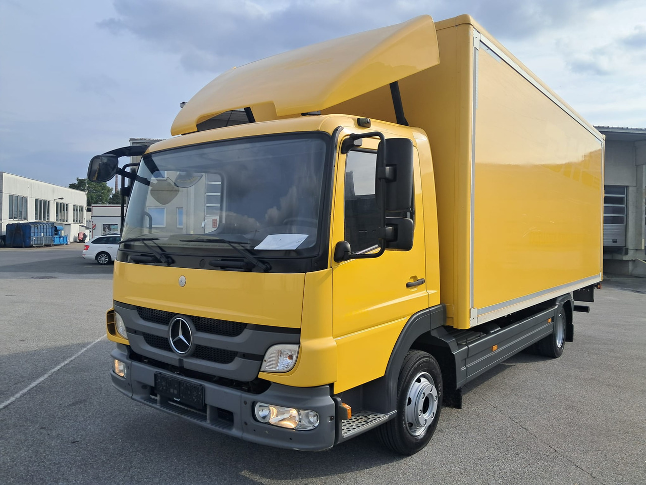 MERCEDES-BENZ ATEGO 8 16 Koffer mit LBW | Schalter | EZ 2013 - Camion fourgon: photos 1 MERCEDES-BENZ ATEGO 8 16 Koffer mit LBW | Schalter | EZ 2013 - Camion fourgon: photos 1