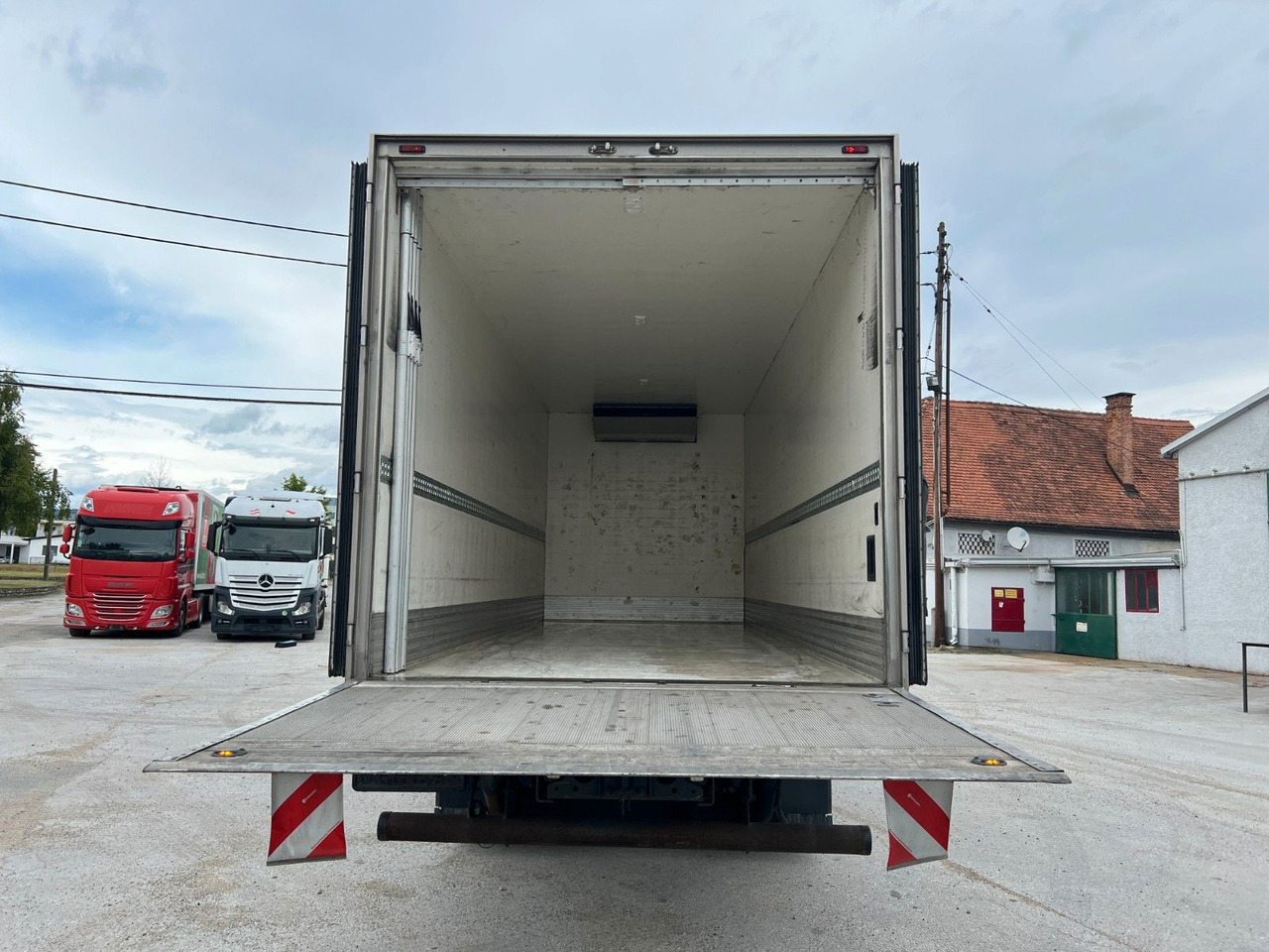 Camion frigorifique Mercedes-Benz Antos 1833 Kühlkoff LBW | Standheizung | Euro 6: photos 9