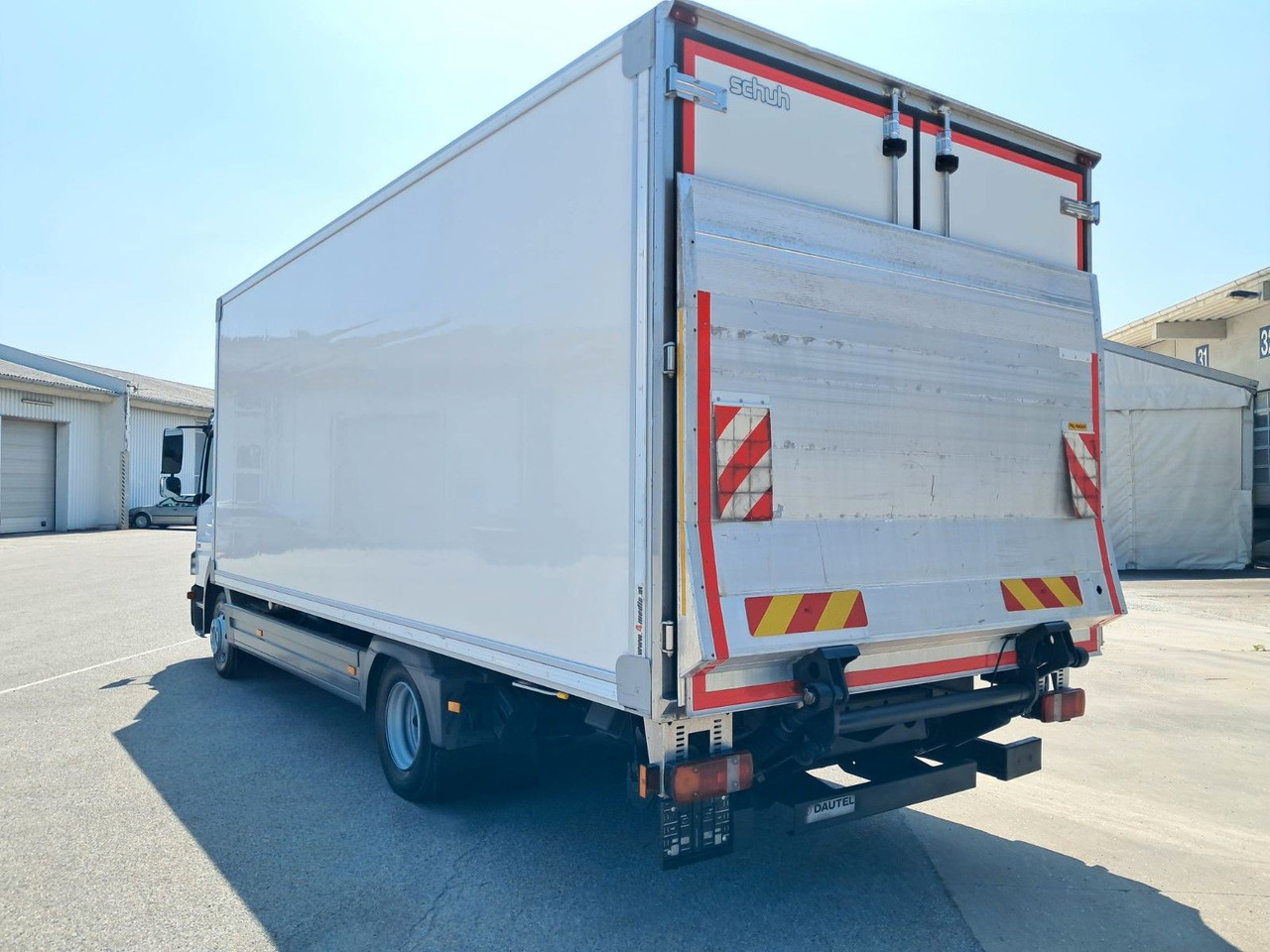 Mercedes-Benz Atego 824 Kühlkoffer | LBW | Klima | Diff - Camion frigorifique: photos 5 Mercedes-Benz Atego 824 Kühlkoffer | LBW | Klima | Diff - Camion frigorifique: photos 5