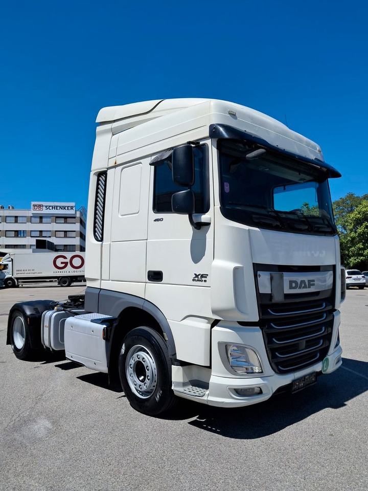 DAF XF 18.460 Schubboden | Klima | Retarder | Differ - Tracteur routier: photos 2 DAF XF 18.460 Schubboden | Klima | Retarder | Differ - Tracteur routier: photos 2
