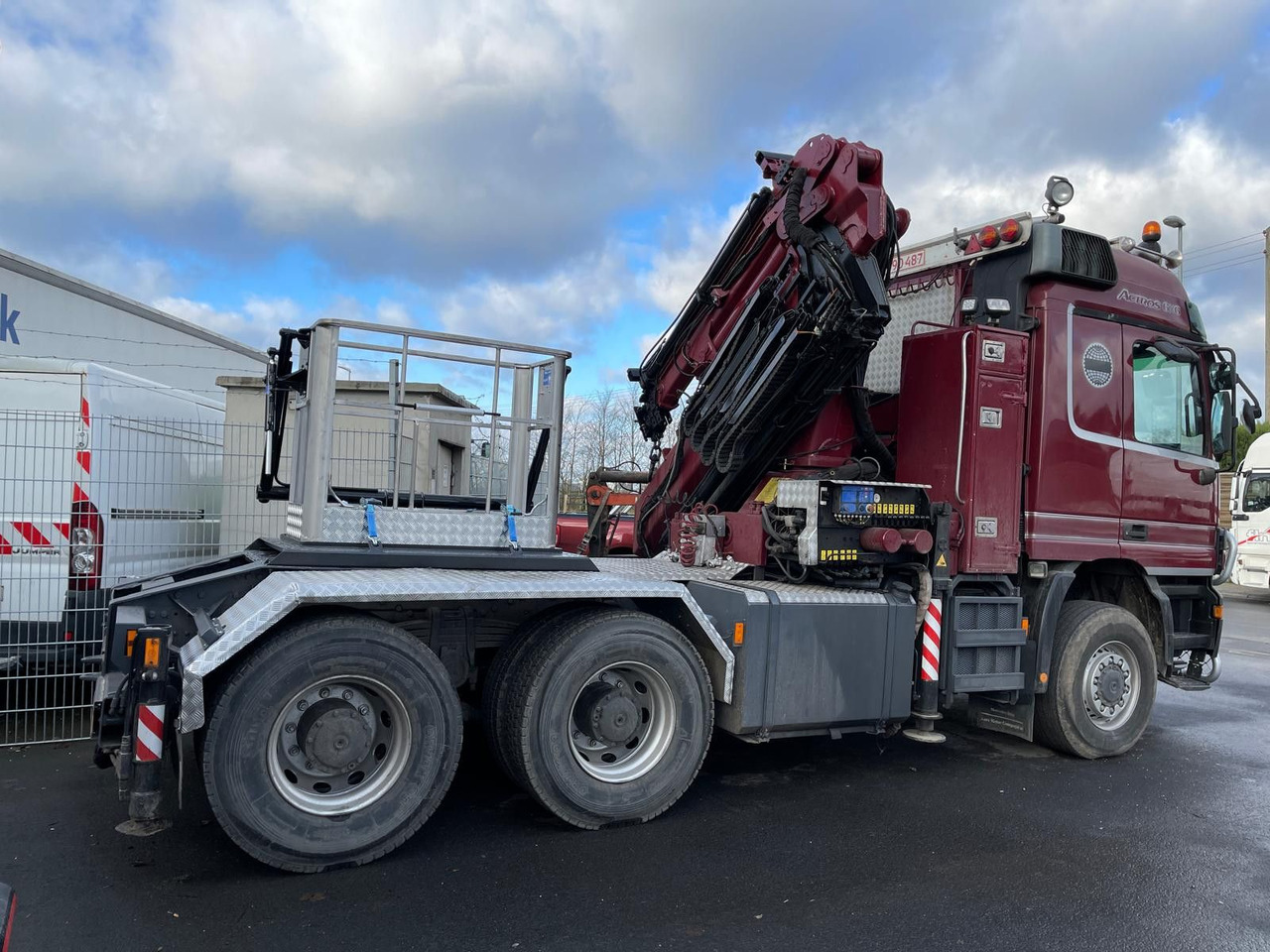 Mercedes-Benz ACTROS 3348 Kran HMF3720K4 Fly-Jip Fun k Klima - Camion grue: photos 1 Mercedes-Benz ACTROS 3348 Kran HMF3720K4 Fly-Jip Fun k Klima - Camion grue: photos 1