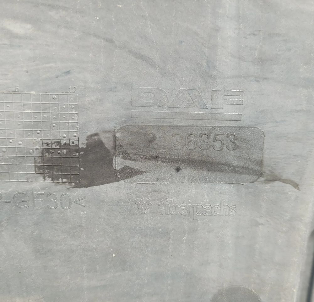 ATRAPA MASKA DAF CF ORYGINAŁ 2136353 CHWALIM116 - Capot pour Camion: photos 3 ATRAPA MASKA DAF CF ORYGINAŁ 2136353 CHWALIM116 - Capot pour Camion: photos 3