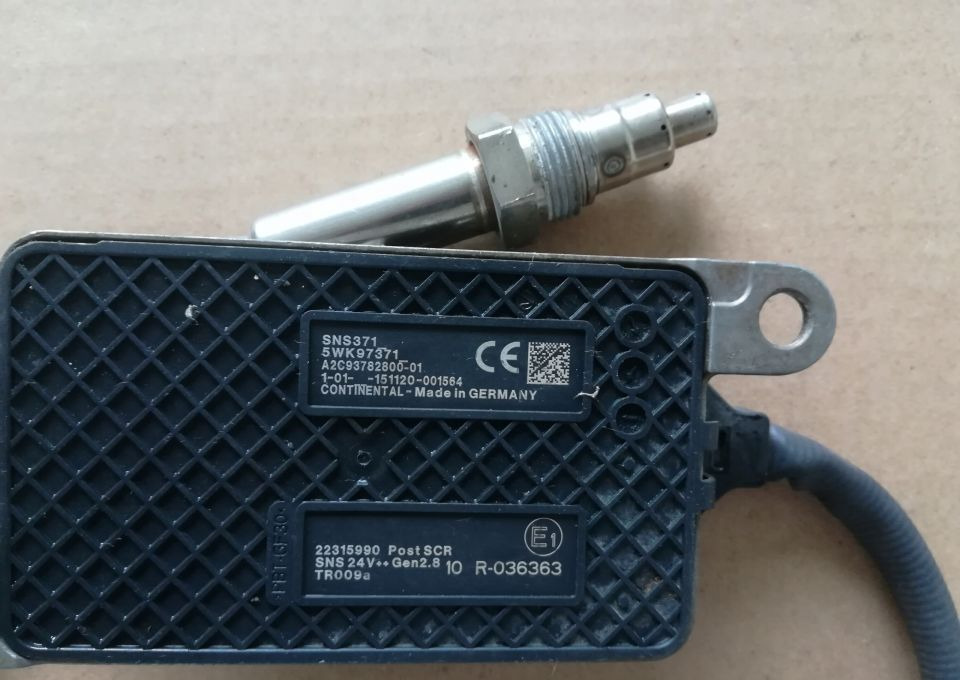 CZUJNIK NOX VOLVO 22315990 - Capteur pour Camion: photos 1 CZUJNIK NOX VOLVO 22315990 - Capteur pour Camion: photos 1