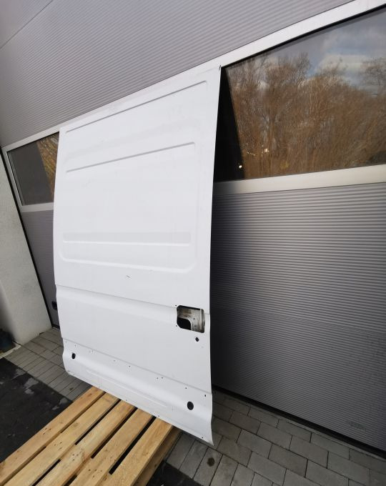 DRZWI PRZESUWNE IVECO DAILY PRAWE - Portière et pièces pour Camion: photos 2 DRZWI PRZESUWNE IVECO DAILY PRAWE - Portière et pièces pour Camion: photos 2