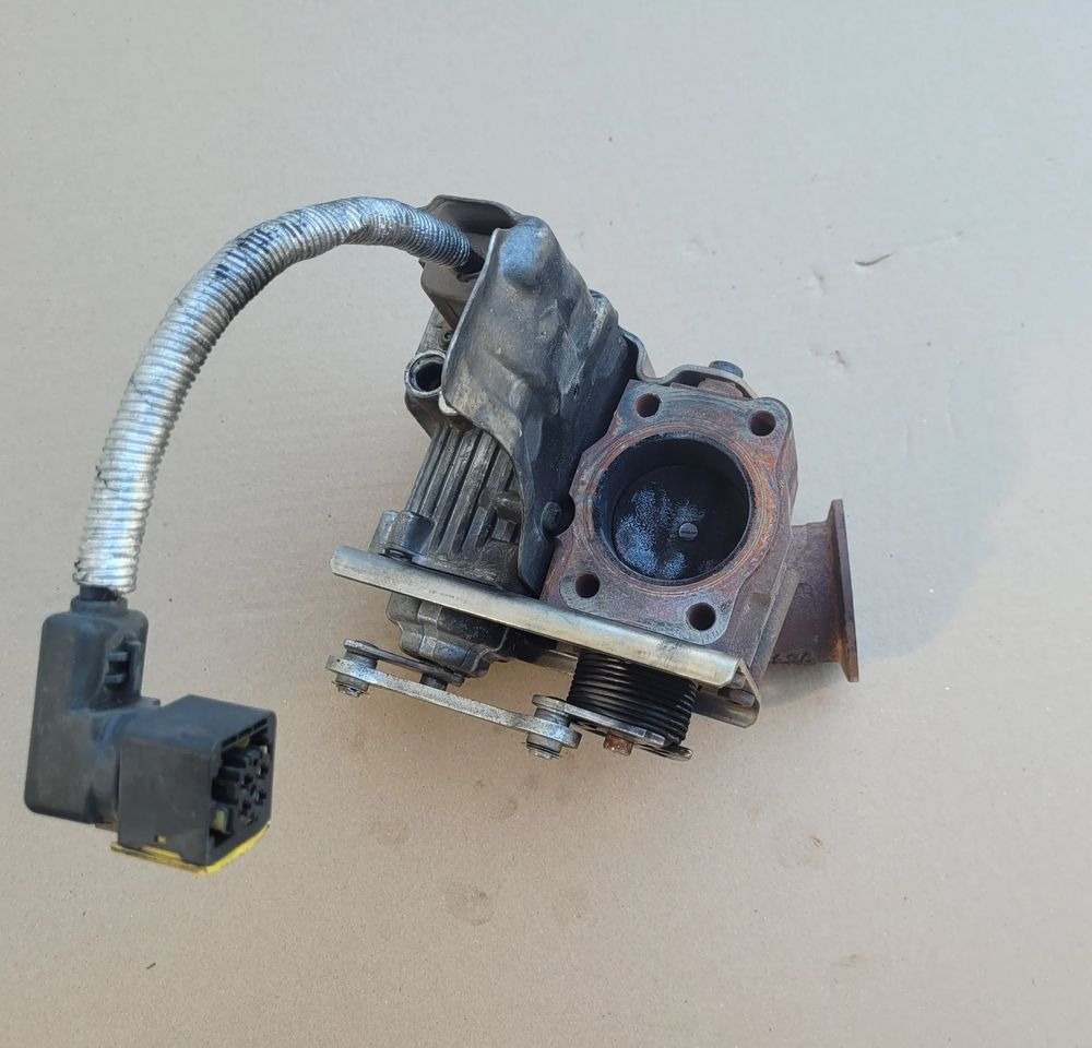 EGR DAF XF 106 OM 2128861 - Refroidisseur EGR pour Camion: photos 2 EGR DAF XF 106 OM 2128861 - Refroidisseur EGR pour Camion: photos 2