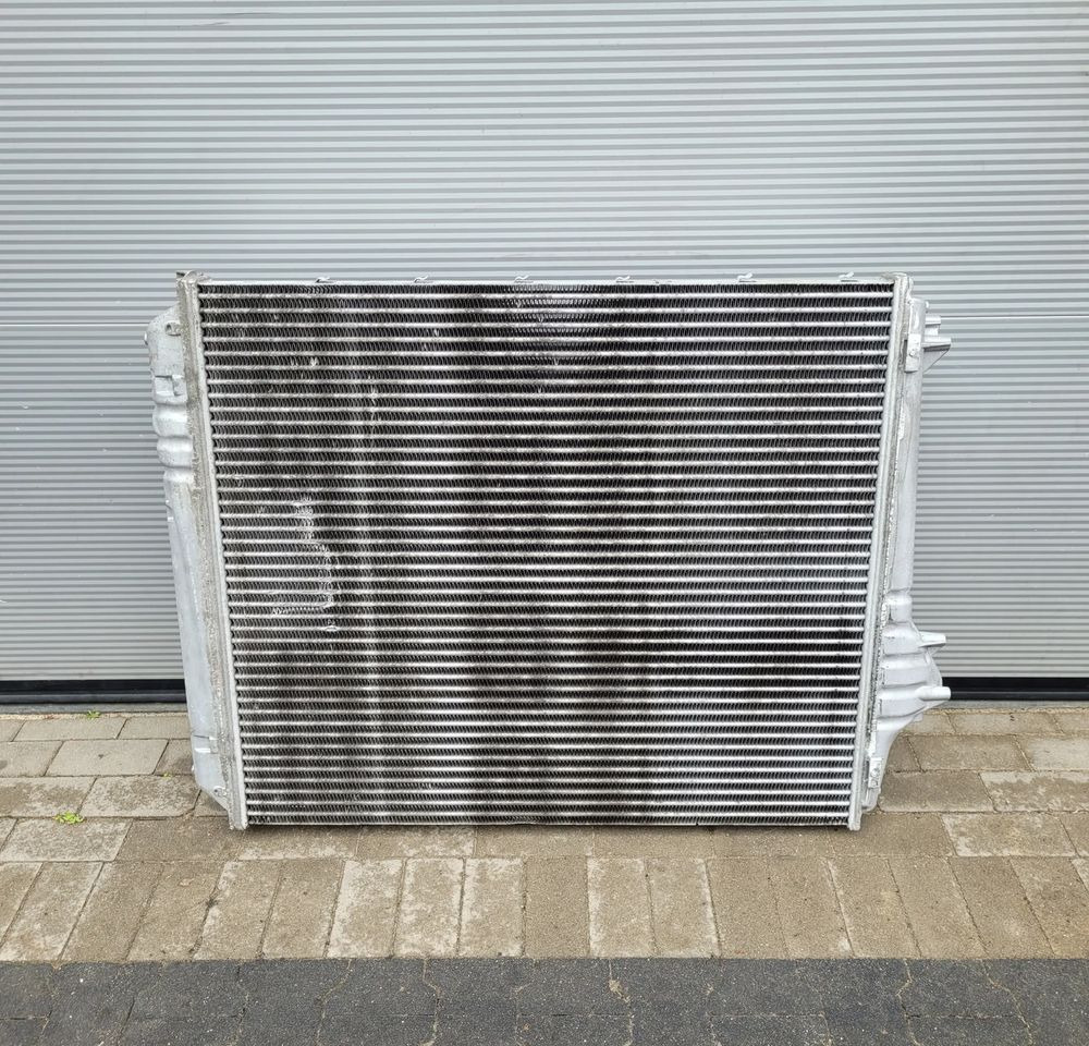 INTERCOOLER VOLVO FH4 ORYGINAŁ 21631996 SZCZELNY 2021R - Système de refroidissement pour Camion: photos 2 INTERCOOLER VOLVO FH4 ORYGINAŁ 21631996 SZCZELNY 2021R - Système de refroidissement pour Camion: photos 2
